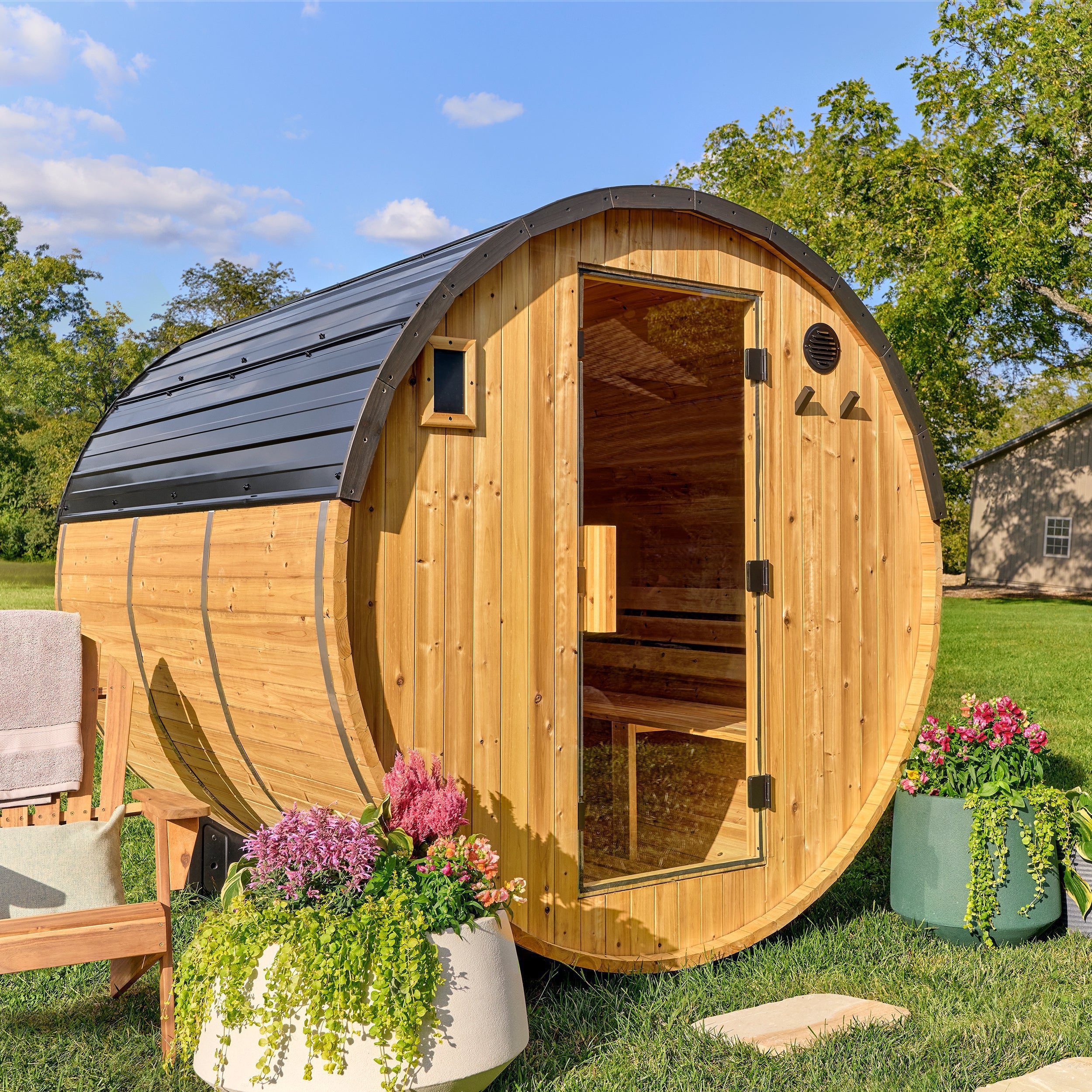 ay7ci6jeop8ikxi0zfcb Paxton Outdoor Barrel Sauna – 4-6 Person - Image 1