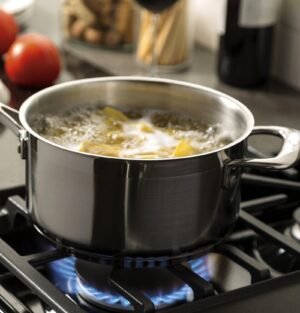 GE 30-Inch Freestanding Gas Range with 4.8 cu. ft. Oven Capacity and Sealed Cooktop Burners - Image 11