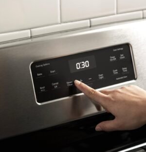 GE 30-Inch Freestanding Gas Range with 4.8 cu. ft. Oven Capacity and Sealed Cooktop Burners - Image 16